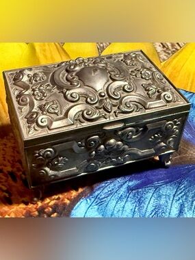 Vintage Art Nouveau Style Silver Plated Jewerly Box Trinket Box Blue Velvet